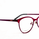 Vue de profil lunette papillon Guess – Luxe Optique