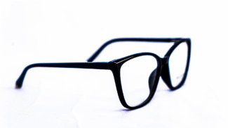 Lunette noire – Femme élégante Dakar