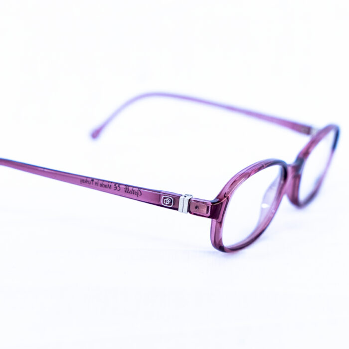Lunette Optelli fille légère et confortable-showroom luxe optique