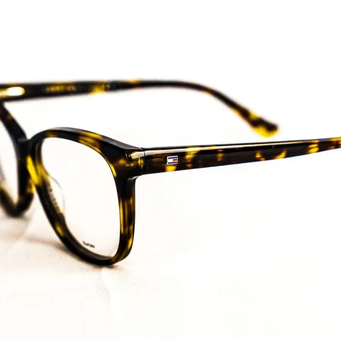 Monture Tommy Hilfiger – opticien dakar Monture Tommy Hilfiger – opticien dakar