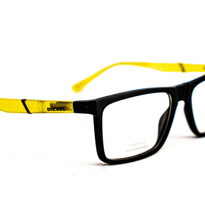 Monture Diesel rectangulaire acétate – Vue de profile Monture Diesel rectangulaire acétate – Vue de profile