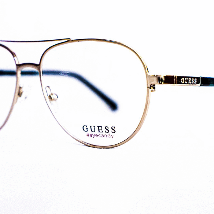 Vue de profil lunette Guess – Mermoz Dakar Vue de profil lunette Guess – Mermoz Dakar