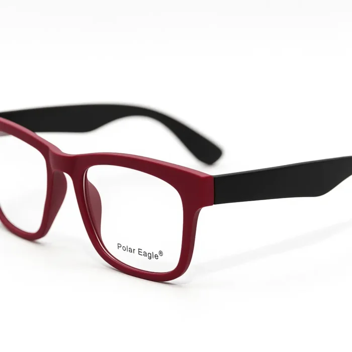 Polar Eagle homme avec Clip Solaire – Luxe Optique Dakar.webp Polar Eagle homme avec Clip Solaire – Luxe Optique Dakar.webp