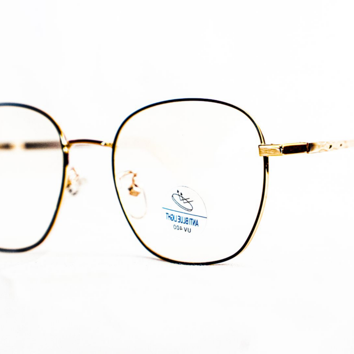 Lunette Titanium femme carrée métal – Luxe Optique Dakar Lunette Titanium femme carrée métal – Luxe Optique Dakar