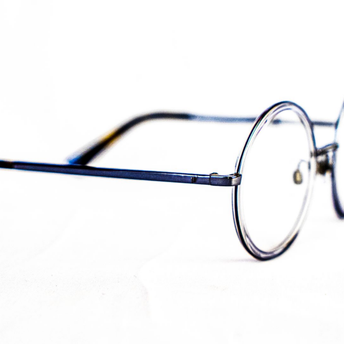 Profil lunette Web argentée femme – Luxe Optique Dakar Profil lunette Web argentée femme – Luxe Optique Dakar