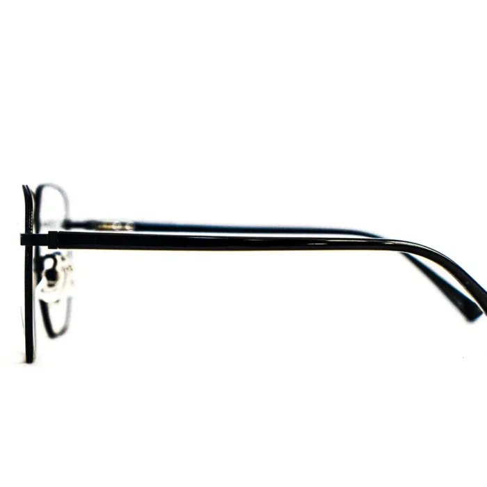 Monture Bali en vitrine Luxe Optique Dakar Monture Bali en vitrine Luxe Optique Dakar