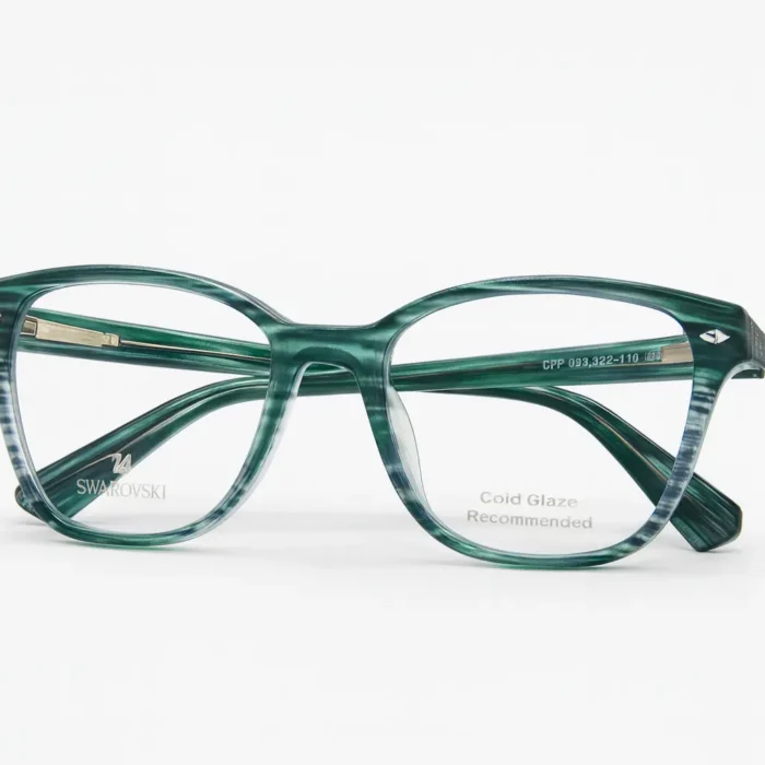 Monture Swarovski femme couleur verte – Luxe Optique Dakar.webp Monture Swarovski femme couleur verte – Luxe Optique Dakar.webp