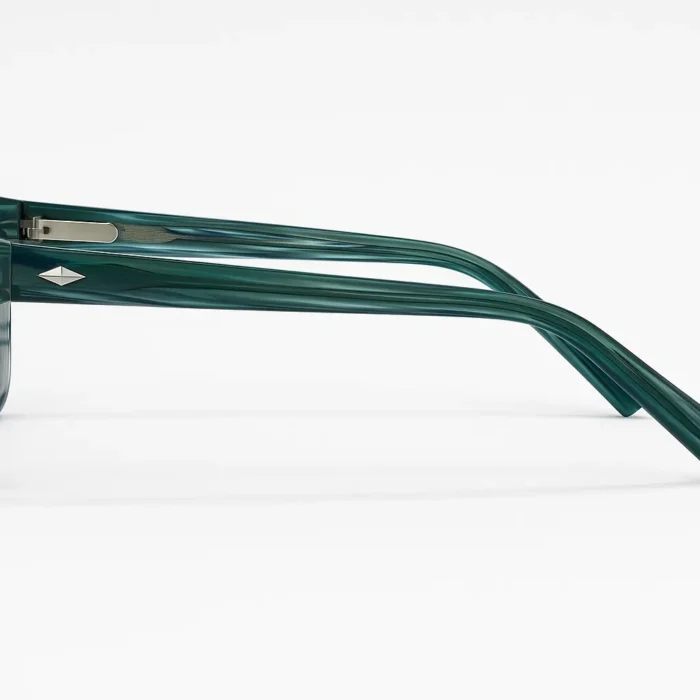 Lunettes femme Swarovski vert – Showroom Luxe Optique Dakar.webp Lunettes femme Swarovski vert – Showroom Luxe Optique Dakar.webp