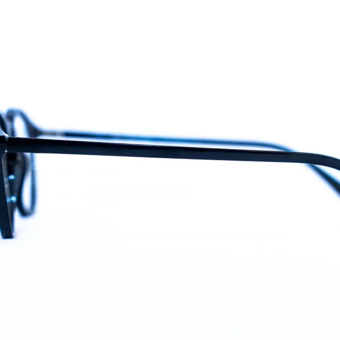 Monture Vivera ovale homme chic – Opticien Dakar VDN.webp Monture Vivera ovale homme chic – Opticien Dakar VDN.webp