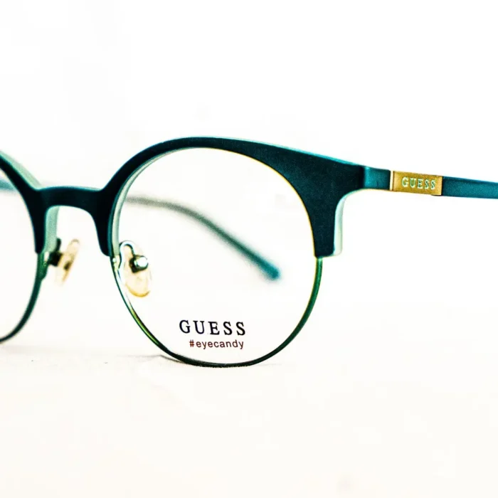 Monture homme Guess - vue de Profil - Luxe optique Monture homme Guess - vue de Profil - Luxe optique
