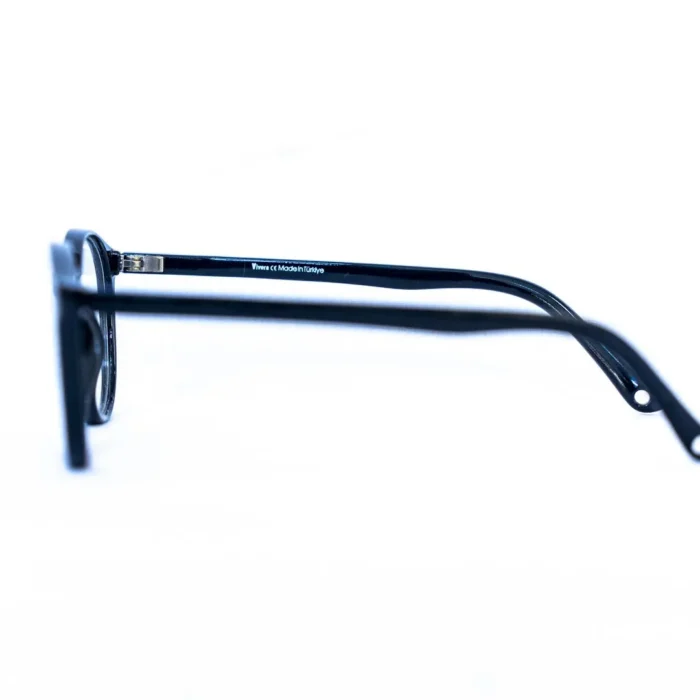 Vue latérale des lunettes Vivera homme – finition élégante | luxe optique vdn.webp Vue latérale des lunettes Vivera homme – finition élégante | luxe optique vdn.webp