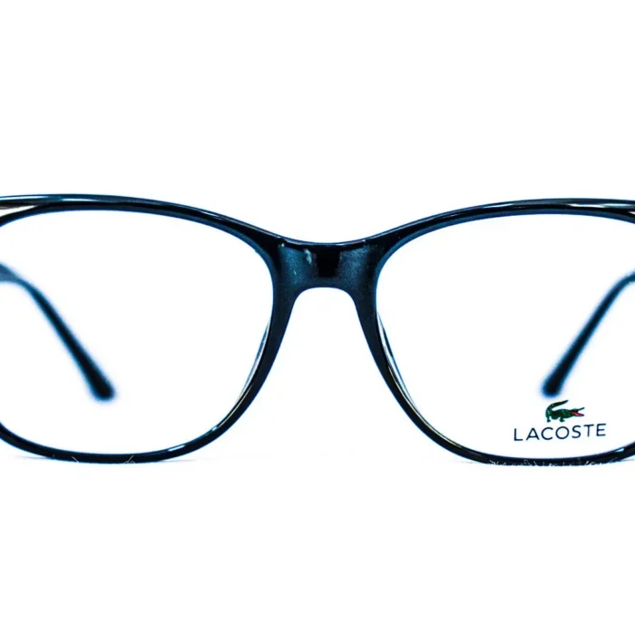 Vue de face – design moderne et sobre Vue de face – design moderne et sobre