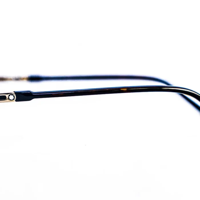 Vue de côté lunette Mont Blanc sobre – Luxe Optique Vue de côté lunette Mont Blanc sobre – Luxe Optique