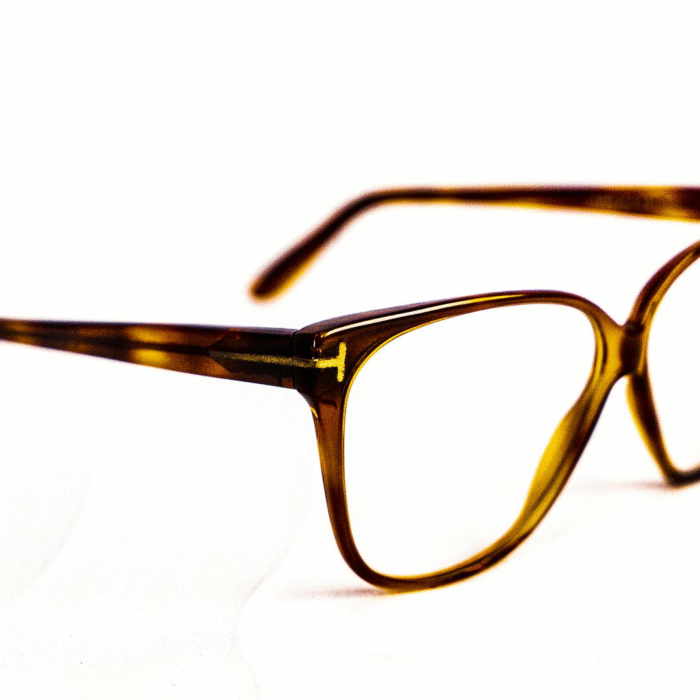 Tomford élégante et luxueuse femme – Opticien Dakar Tomford élégante et luxueuse femme – Opticien Dakar