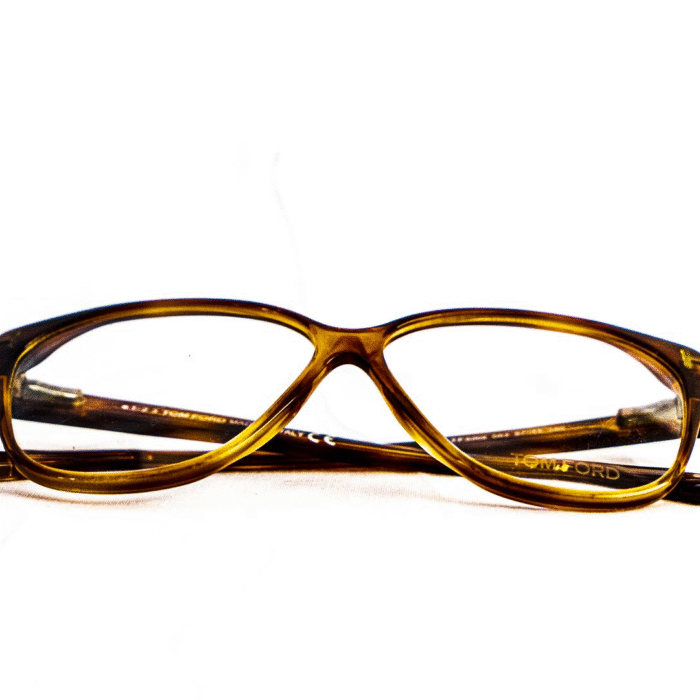 Vue latérale monture papillon Tomford – Luxe Optique Vue latérale monture papillon Tomford – Luxe Optique