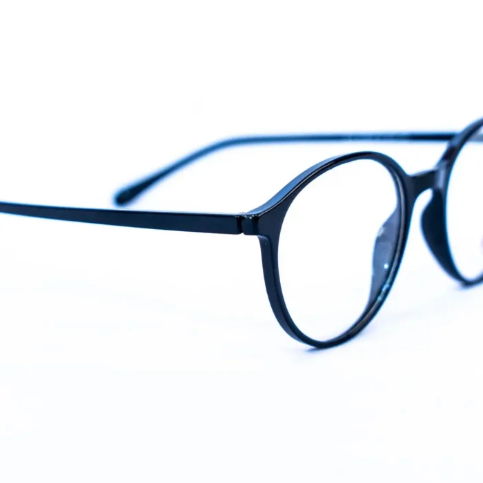 Détail de la monture Vivera en plastique acétate – showroom Luxe Optique.webp